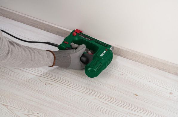 Електричний степлер PARKSIDE PET 25 D4 (30 уд/хв, скоби 15-25 мм, цвяхи 15-32 мм) PET 25 D4 фото